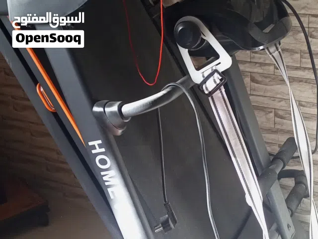 جهاز الجري استعمال خفيف للبيع اشتغل يوم لا اكثر الجهاز نضيف جدا جدا