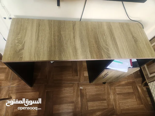 مكتب دراسي للبيع للتواصل واتس