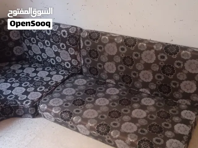 طقم فراش بيغطي غرفة أربعة ب اربعه بحالة ممتازة وبسعر مغري