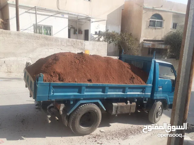 تراب احمر للبيع