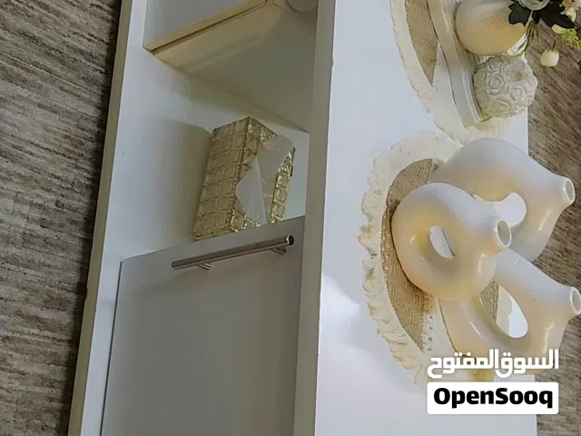 طاولة وسط وطاولات سرفيس