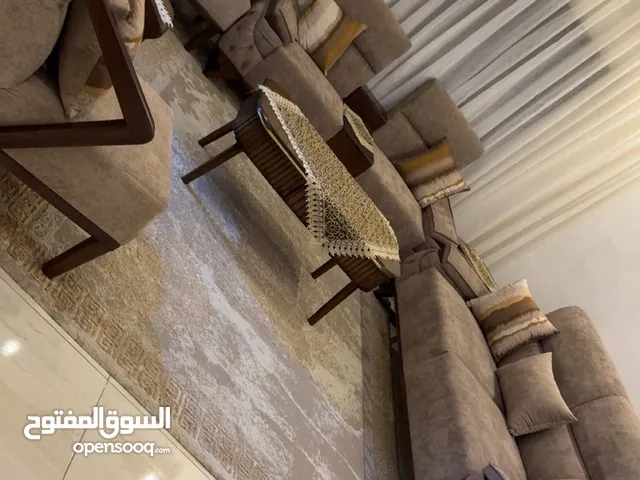 طقم كنب جديد +طقم طاولات وسط
