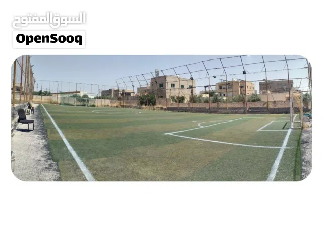 ملعب كرة قدم سداسي للبيع