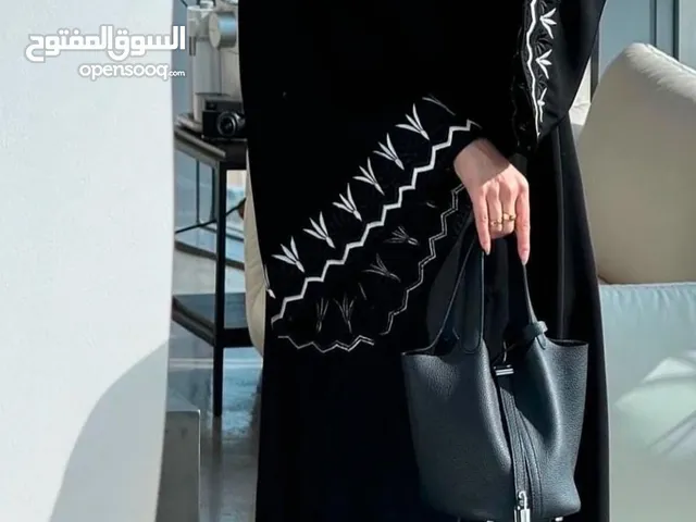 عباي ستاتي مطرزة مع شال