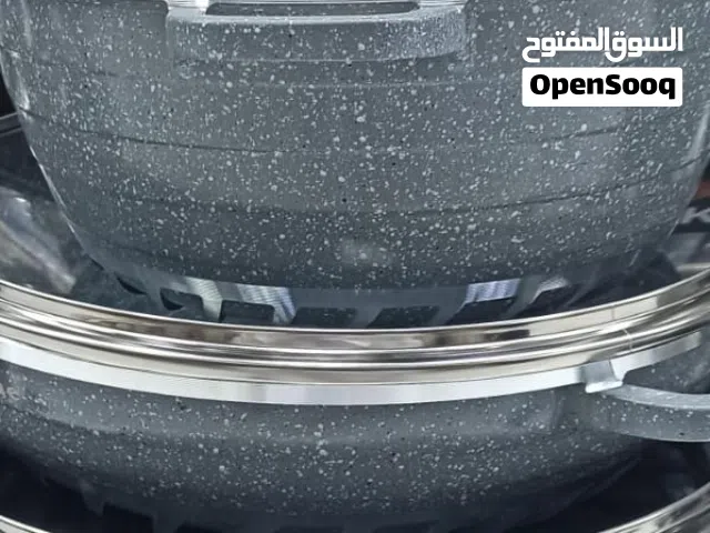 أواني من الجرانيت جودتهن ممتازه و ثقيله أصليه 100% الكرتون يحتوي ع عدد نفس إلي في صوره و السعر ممتاز