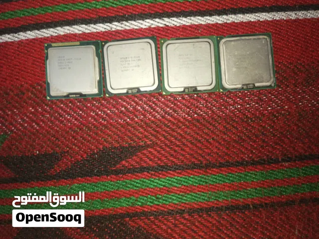 اربع معالجات من شركه انتل.                    .