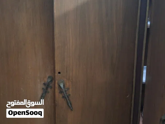 دولاب 4 درف حالة ممتازه خشب زان تقيل اوكر نحاس