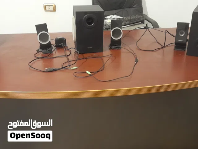 مكتب مدير بحالة جيدة