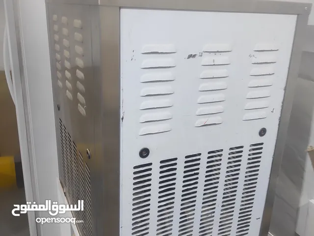 ماكينه ايس كريم مستعمله حاله جيده
