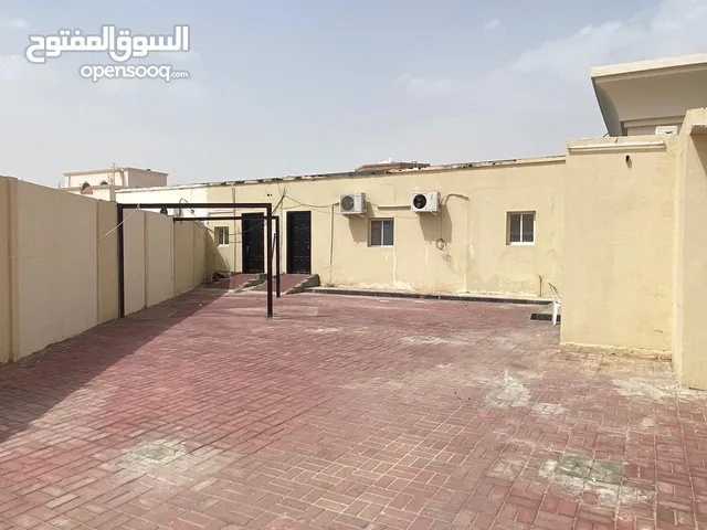 200m2 4 Bedrooms Villa for Rent in Al Ain Zakher