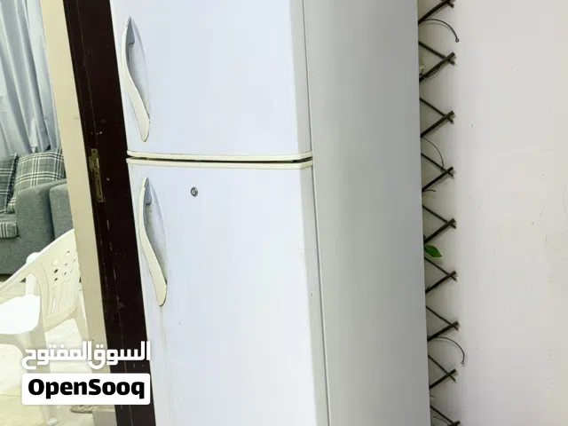 ثلاجه بحاله جيده تبريد ممتاز جدا