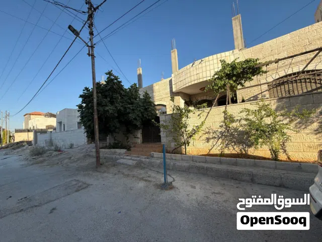 140 m2 3 Bedrooms Villa for Sale in Zarqa Al Zarqa Al Jadeedeh