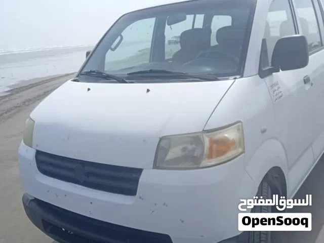 باص زوكي2010 وارد جمرك واحد لون ابيض مكينه مختم