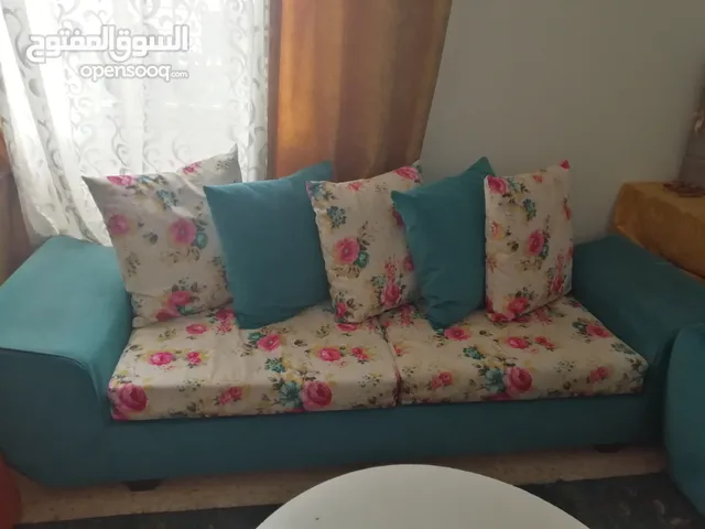 طقم كنب جلوس ( غرفة معيشه) مريح جدا وواسع ومميز