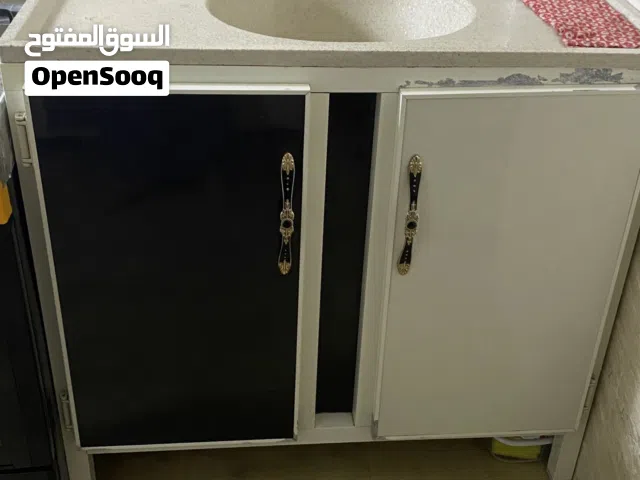 كاونتر المنيوم  متكون من 3 قطع السنك قياس متر والملحق قياس متر ونص