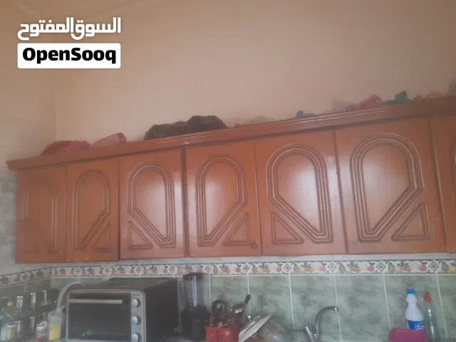 متوفر دولاب مطبخ مستعمل نطيف المكان طرابلس