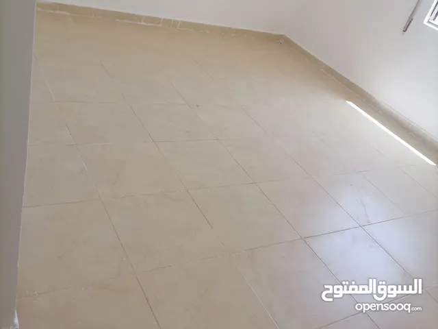 شقة للايجار ابو نصير قرب المركز الصحي