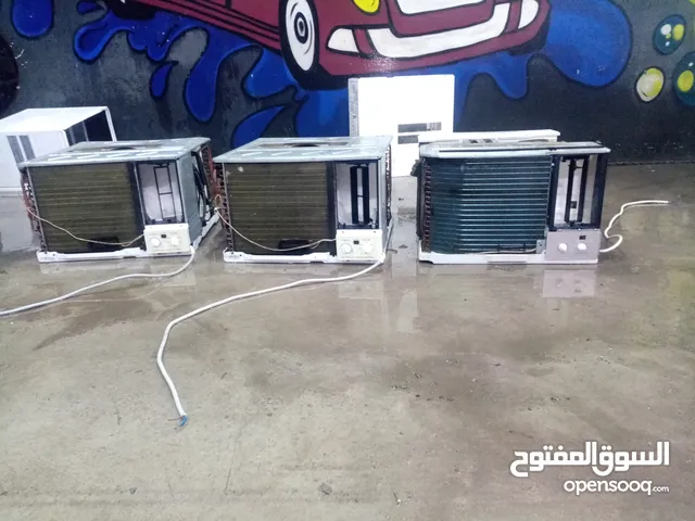 مكيفات مستعمله نصيفه وشبه جديد اسبلت وشباك وعندنا توصيل وتركيب جده العزيزية