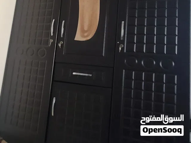 خزانه ملابس كبيرة مستعمله في حالة ممتازة