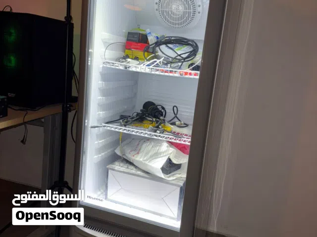 ثلاجة عرض بحالة جديدة ماركة هايسنس