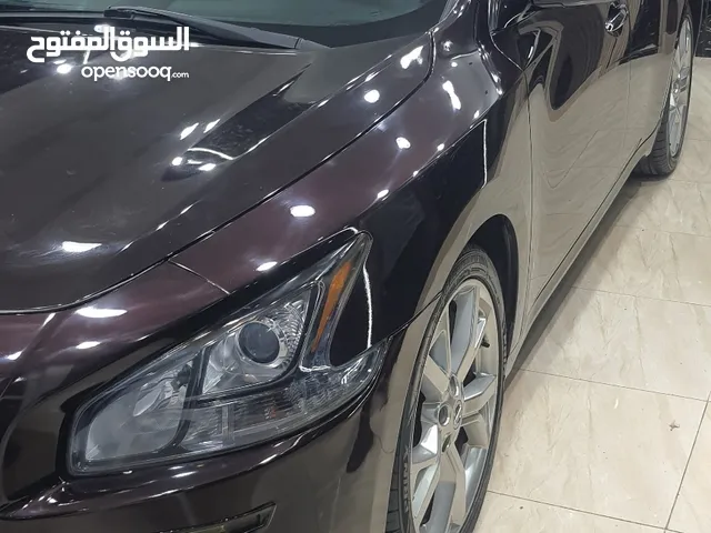 Nissan Maxima SV in Muscat