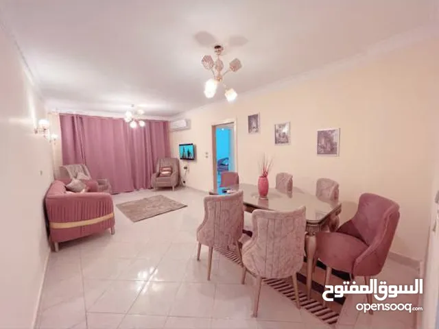 شقة راقية للايجار مفروش بكمبوند بمدينة نصر