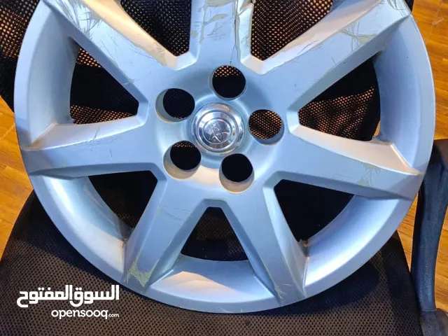 غطاء جنط سيارة بريوس 2009