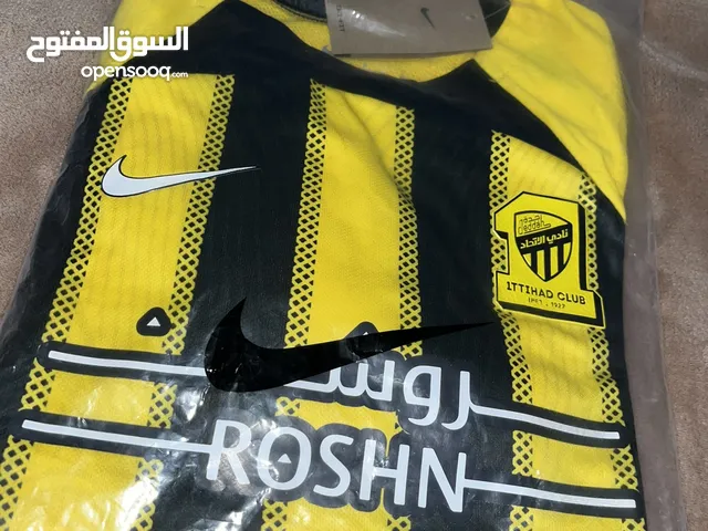 فانيلا الاتحاد السعودي جديد نسخة لاعبين جودة عالية جدا معا الشورت مفتوح للقياس فقط لا شئ اخر