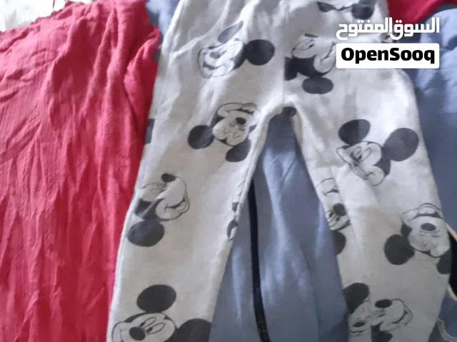 موجود ملابس اطفال اڤرهولات وتبانات وبلايز وبناطيل وطواقي وحرامات كمية 200 قطعة