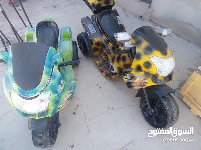 دراجتين امريكي للبيع مواتيرهم شغالة 100٪ في وحدة منهم مكسورة بدها تصليح