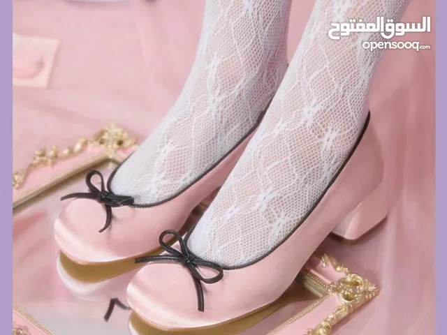 حذاء نسائي جديد وردي واسود وبني Dola lovely
