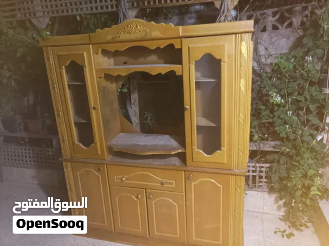 خزانة تلفزيون / بوفيه خشب بحالة جيدة للبيع