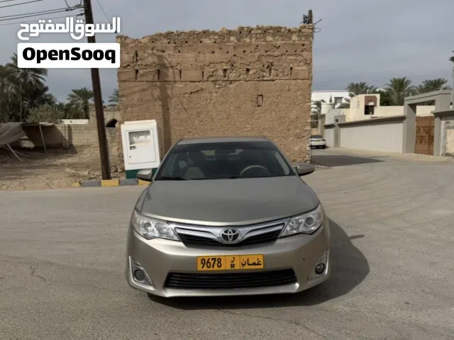2012 تويوتا كامري LE
