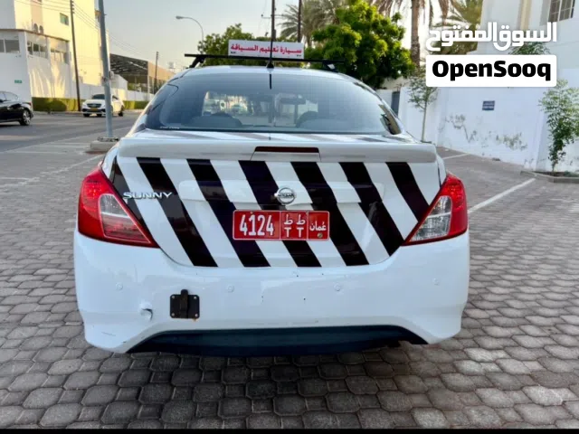 تعلم سياقه جير اتوماتيك بشكل محترف سياره نيسان صني موديل 2018 نظيفه