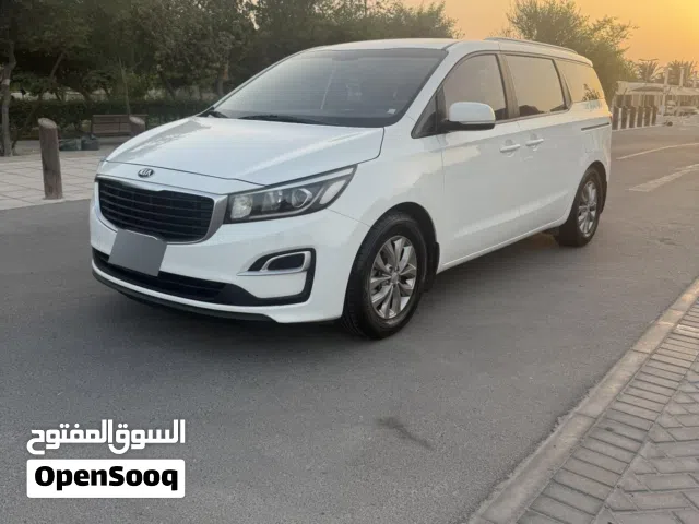 Used Kia Carnival in Central Governorate