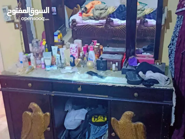 اوضة نوم مستعمله للبيع بحاله جيده خشب بلاكار