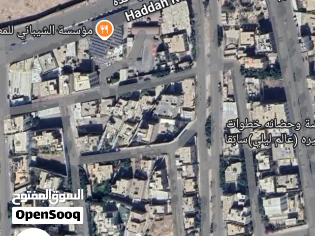 أرض مساحة 3 لبن حر معمده مسوره على شارع 12 متر زفلت واجهتها 12م شرقي قريب شارع حده الرئيسي من المالك