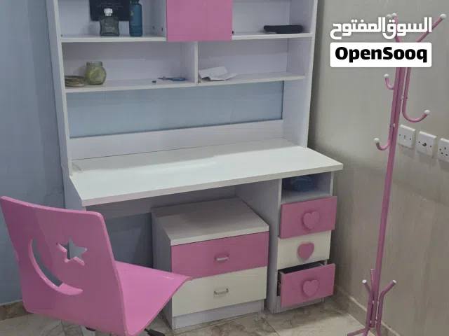 غرفة نوم نسائية مستخدمه