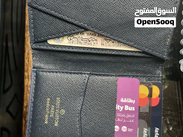 محفظة لويس فيتون