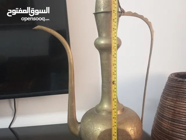 إبريق نحاس ثقيل