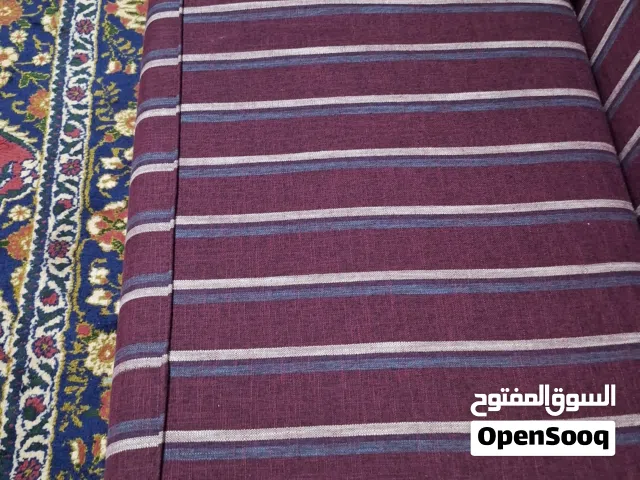 خمس فرش أرضي للبيع بحالة جيدة