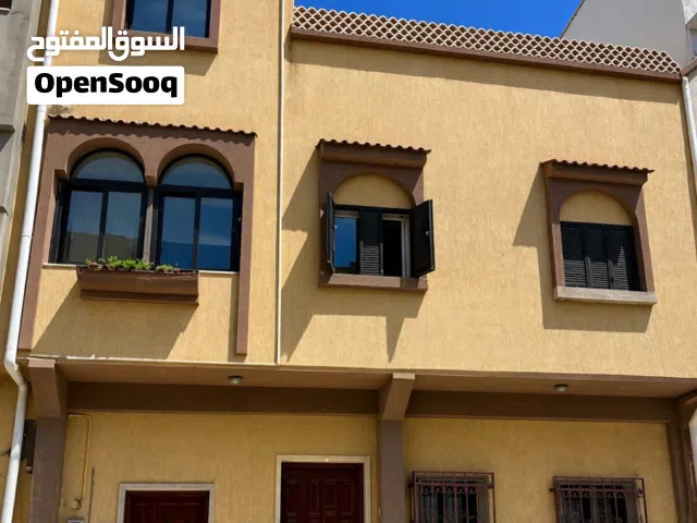 للبيع منزل في قرجي – موقع مميز مقابل السفارة العراقية، يطل على جردينة قرجي