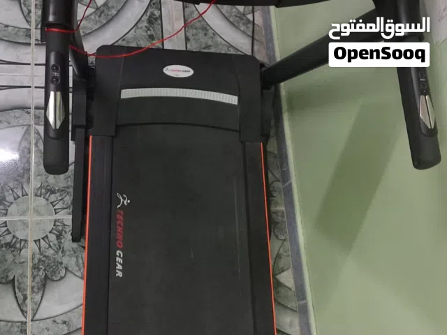 مشاية  شبه جديدة استخدام بسيط  تشل لحد 130 كيلو  الرستاق السعر 85 نهائي