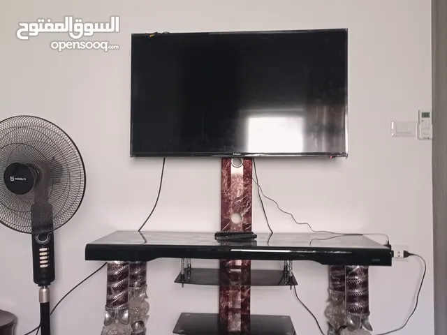 طاولة شاشة كبيرة وممتازة جدا