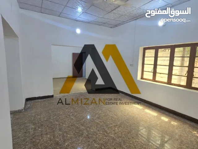 400 m2 More than 6 bedrooms Townhouse for Rent in Basra Jaza'ir