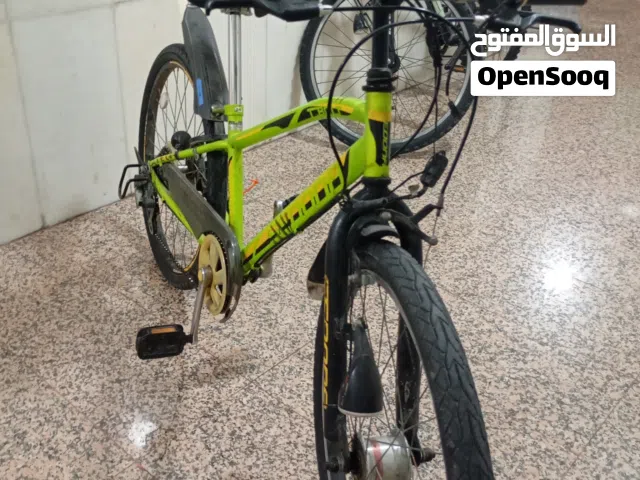 عجلة سبورت لسن 13-17 سنة بحالة ممتازة