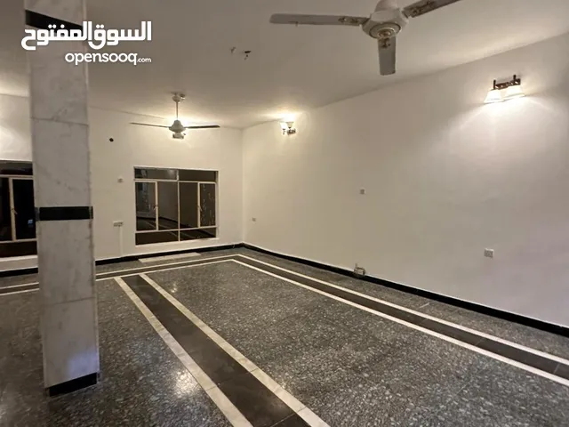300 m2 5 Bedrooms Villa for Rent in Basra Jaza'ir