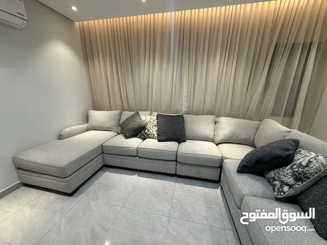طقم كنب جديد و راقي للبيع من مفروشات الرقيب & آشي