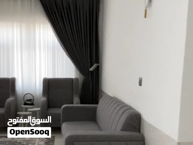 طقم قنفات عصري وأنيق بحالة ممتازة (استخدام قليل جداً)