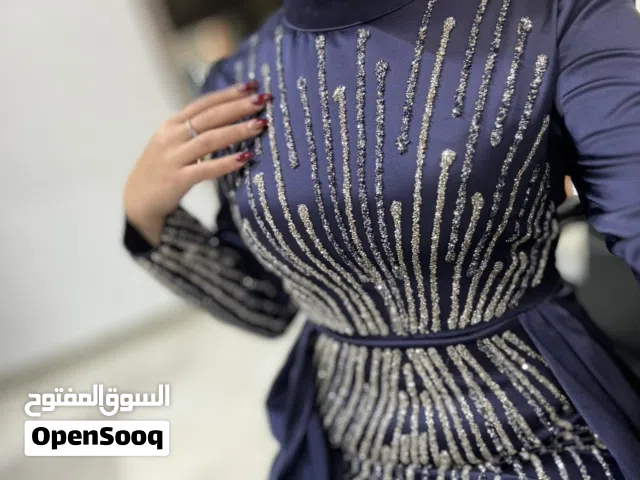 فستان سهرة مميز ومطرز (مناسب للمحجبات) - لبسة واحدة نظيف جداً